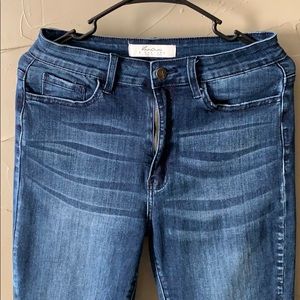 KanCan Signature Buckle Exclusive Jeans